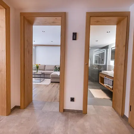 Lenni's Apartments-2 By Interhome