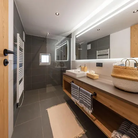 Apartment Lenni's Apartments-2 By Interhome